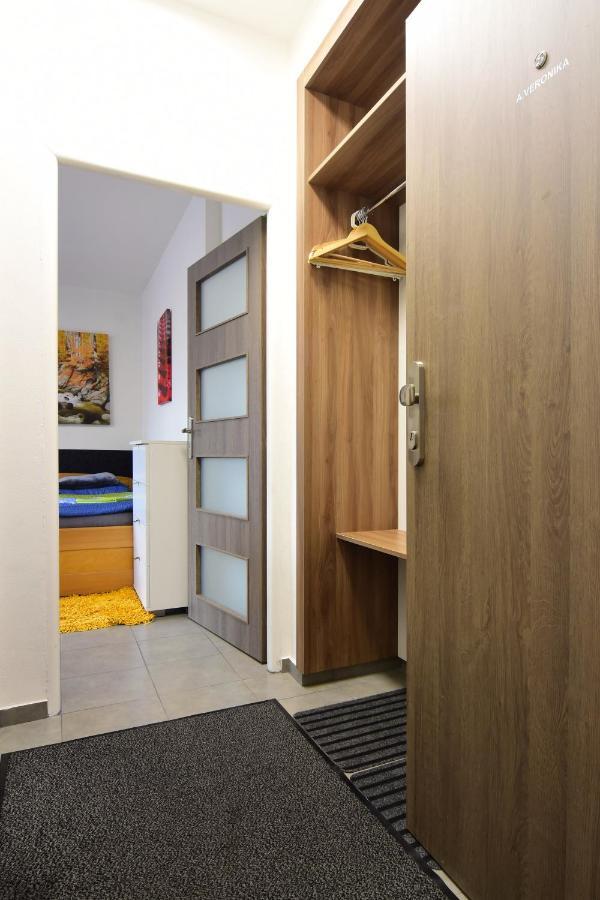 Apartman Veronika 特罗亚诺维采 外观 照片